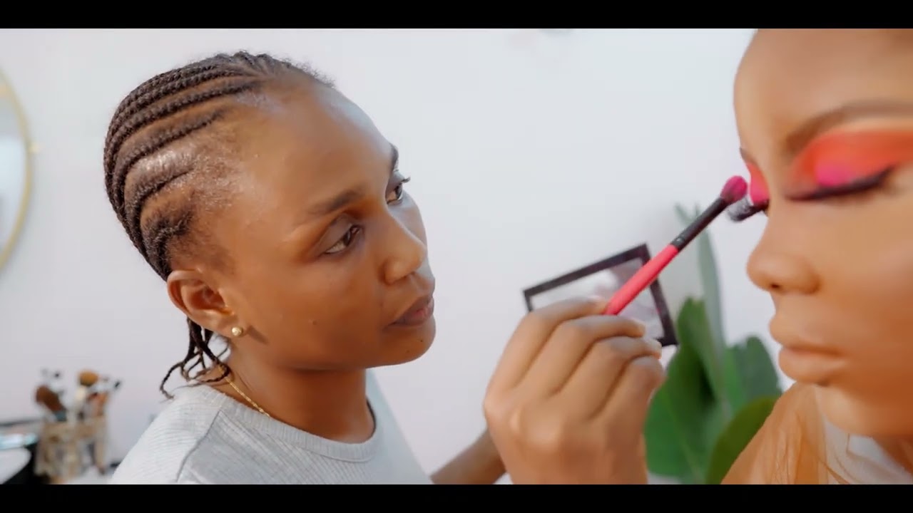 Dumsi Makeup Studio