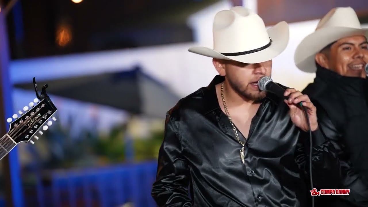 Los Chavalos De La F - El Mas Poderoso (En Vivo)