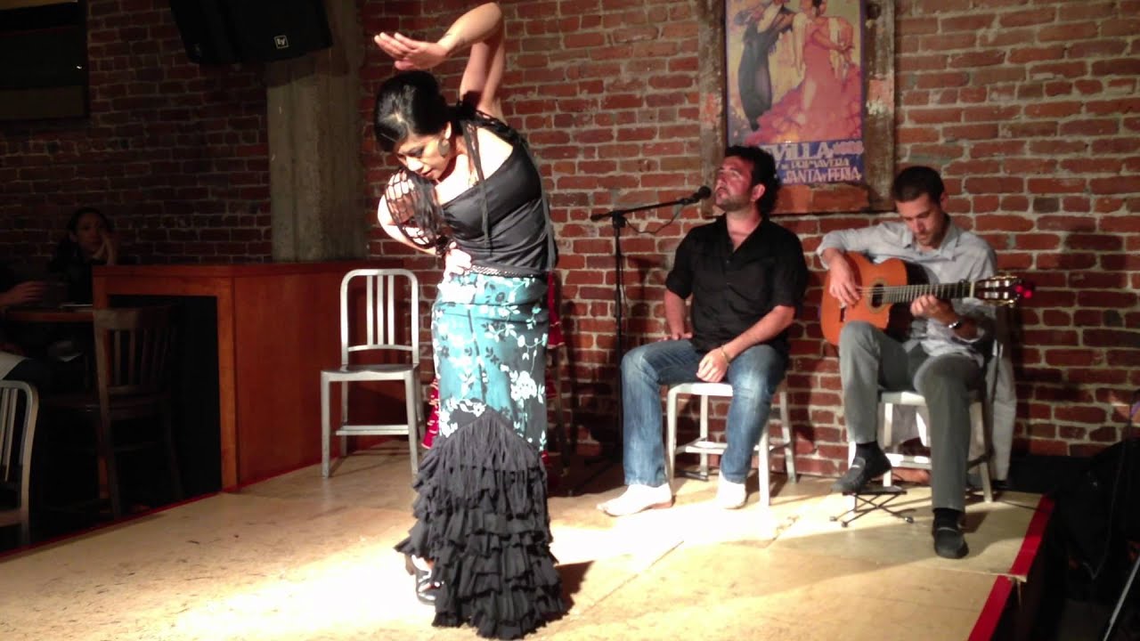 Melissa Cruz improvises an Alegrias