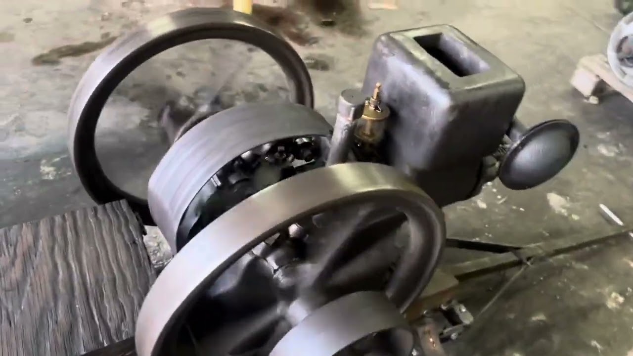 1 1/2 hp United hit miss engine