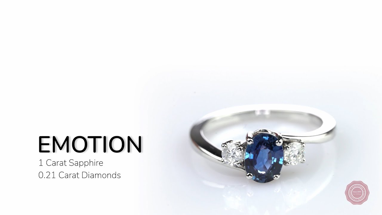 Oval-cut Three Stone Ring in Sapphire - Emotion