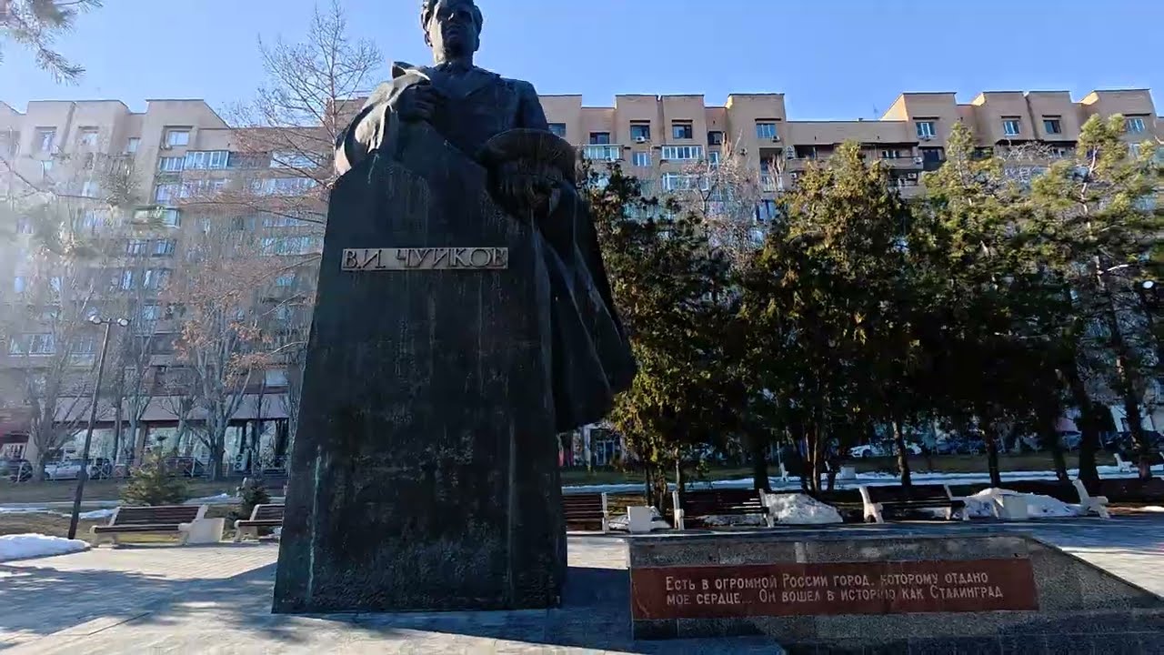 Начало марта на верхней террасе набережной