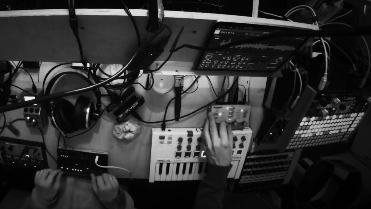 Downtempo Ambient Jam  | Synthstrom Deluge & Volca Keys, Roland T8