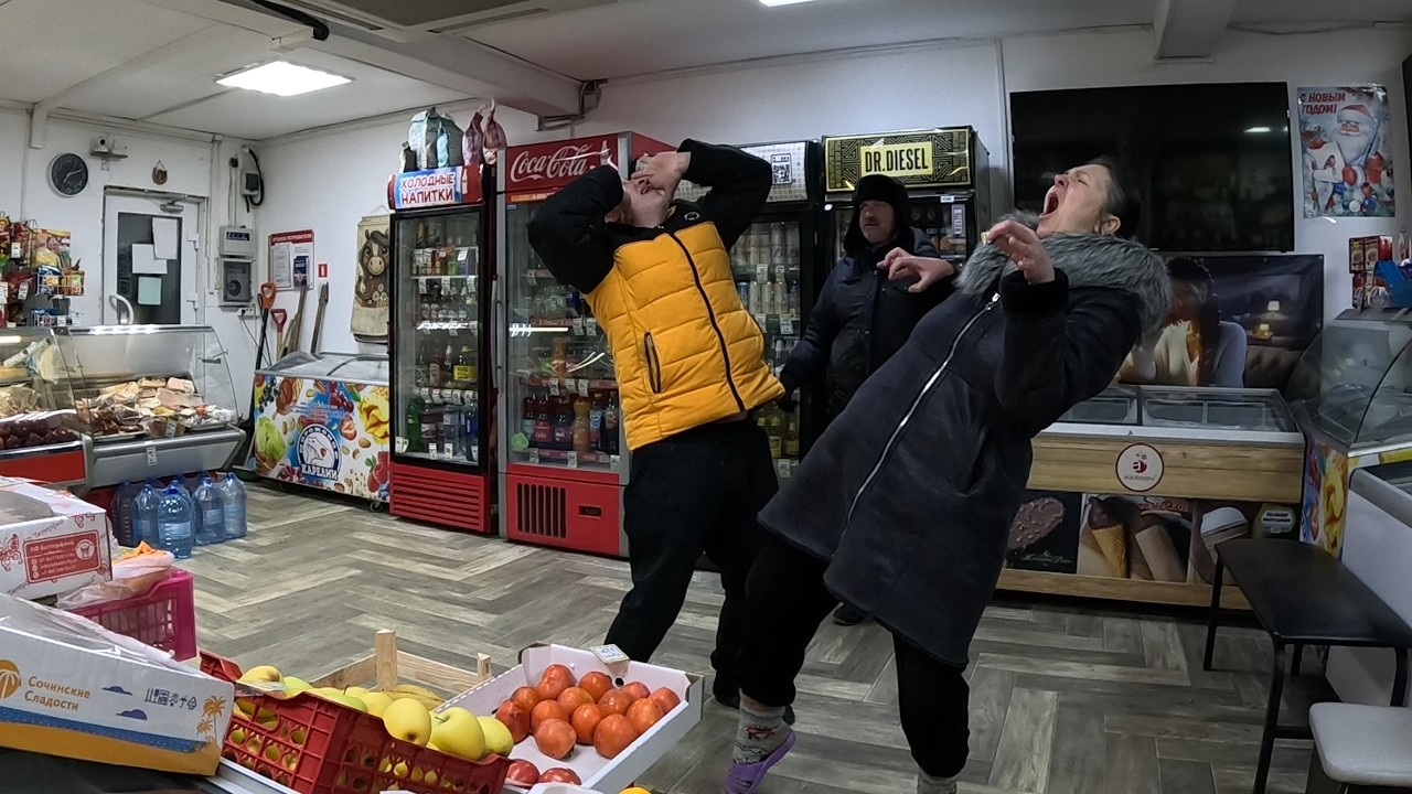 Игра в музыку, самый лучший день,Сиплый зажигалочка, оскорбляющий граммофон,любитель чёрных бананов'