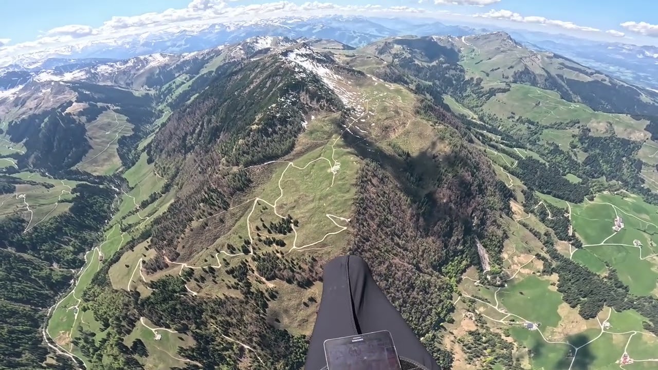 Gleitschirm fliegen von der Steinplatte ins Pinzgau 01052025