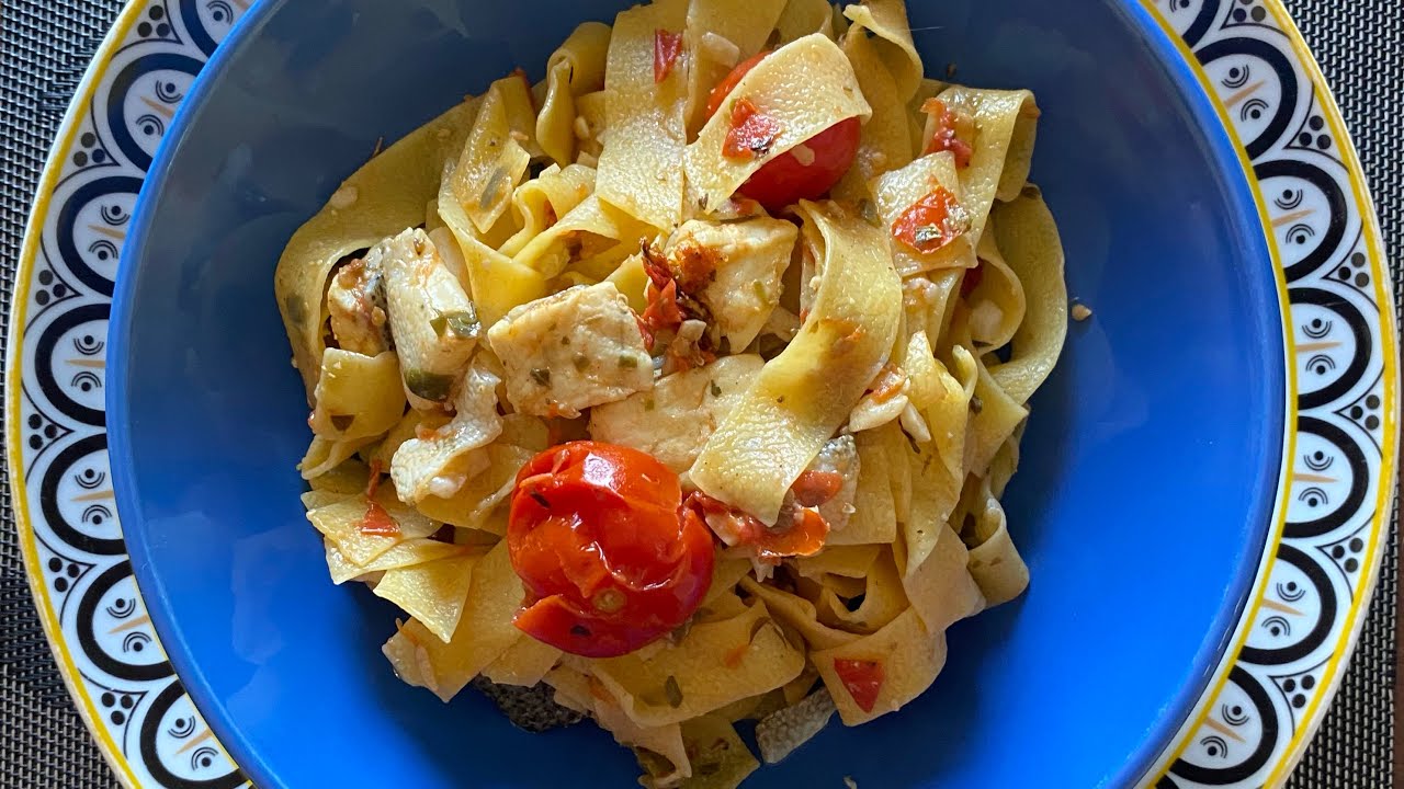 PASTA ROMBO E POMODORINI LIGHT /PASTA WITH TURBOT AND TOMATOES/PASTA CON RODABALLO Y TOMATES LIGHT