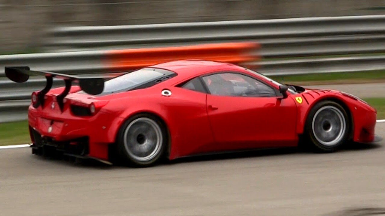 2013 Porsche 997 GT3 R vs. 2013 Ferrari 458 GT3 with LOUD Sounds