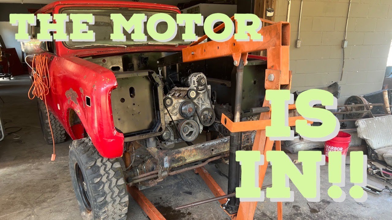 Installing the ls swap motor into the 1977 IH Scout  Project 