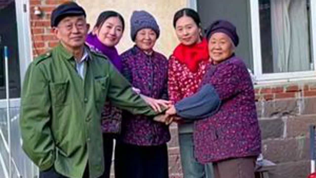 打算把老婆叫回来#丈母娘非要叫俺娘去叫#结果出乎意料 #乡村二宝团队搞笑正能量视频#过个团圆年