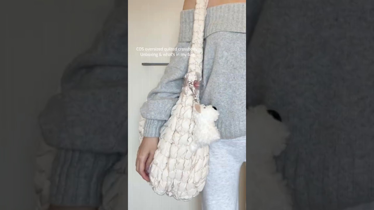 COS Unboxing & what&rsquo;s in my bag ♡ #unboxing #cleangirl #whatsinmybag