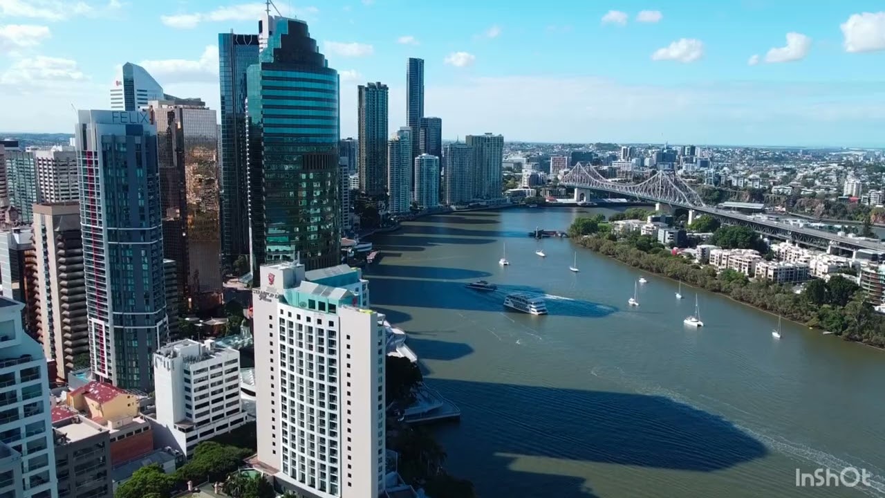 Brisbane Botanical Garden and Brisbane River.