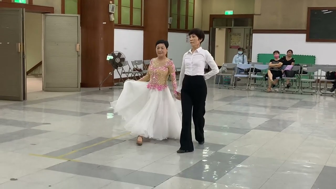 桂林雙人舞（飄搖）華爾滋