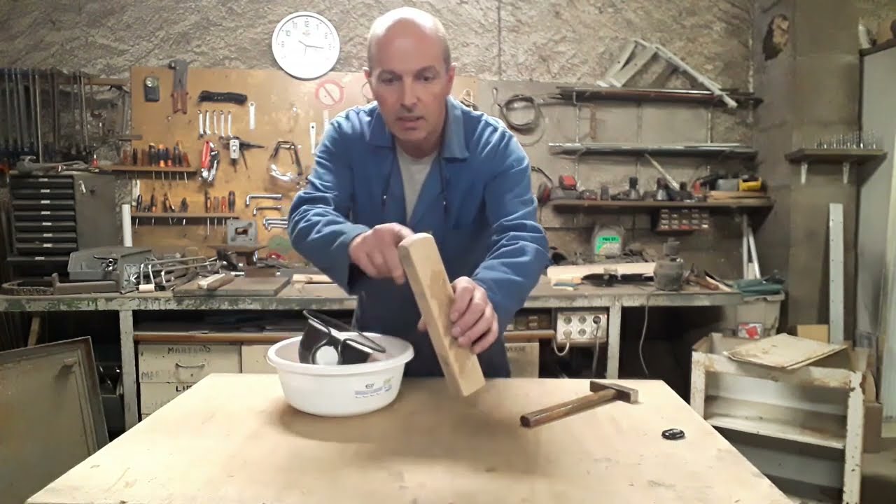 Tuto débosseler redresser une lampe Jielde