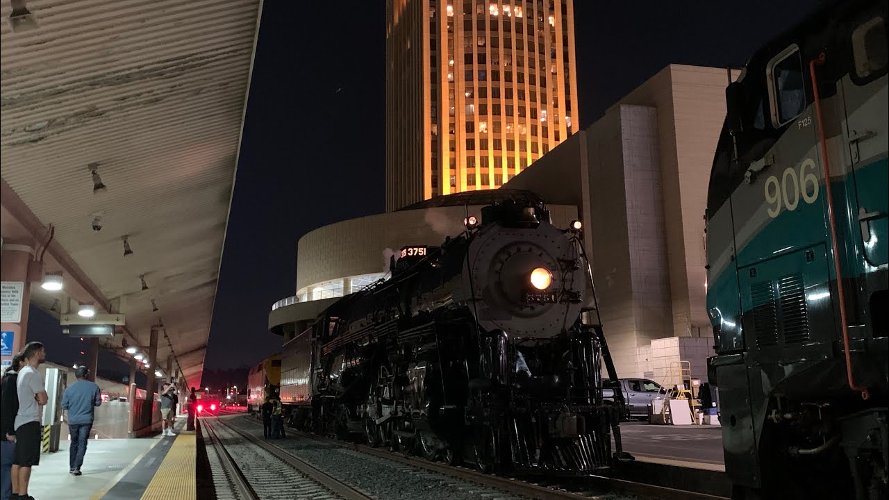 Santa Fe 3751 arriving into Los Angeles Union Station for Trainfest 2024