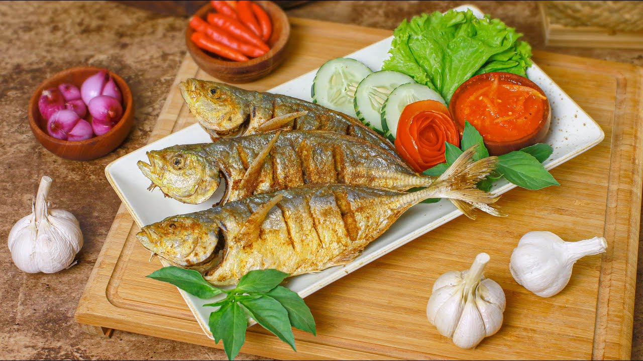 Ikan Kembung Goreng Sambal Masam - Resep Simple Ikan Dengan Sambal Segar & Nikmat
