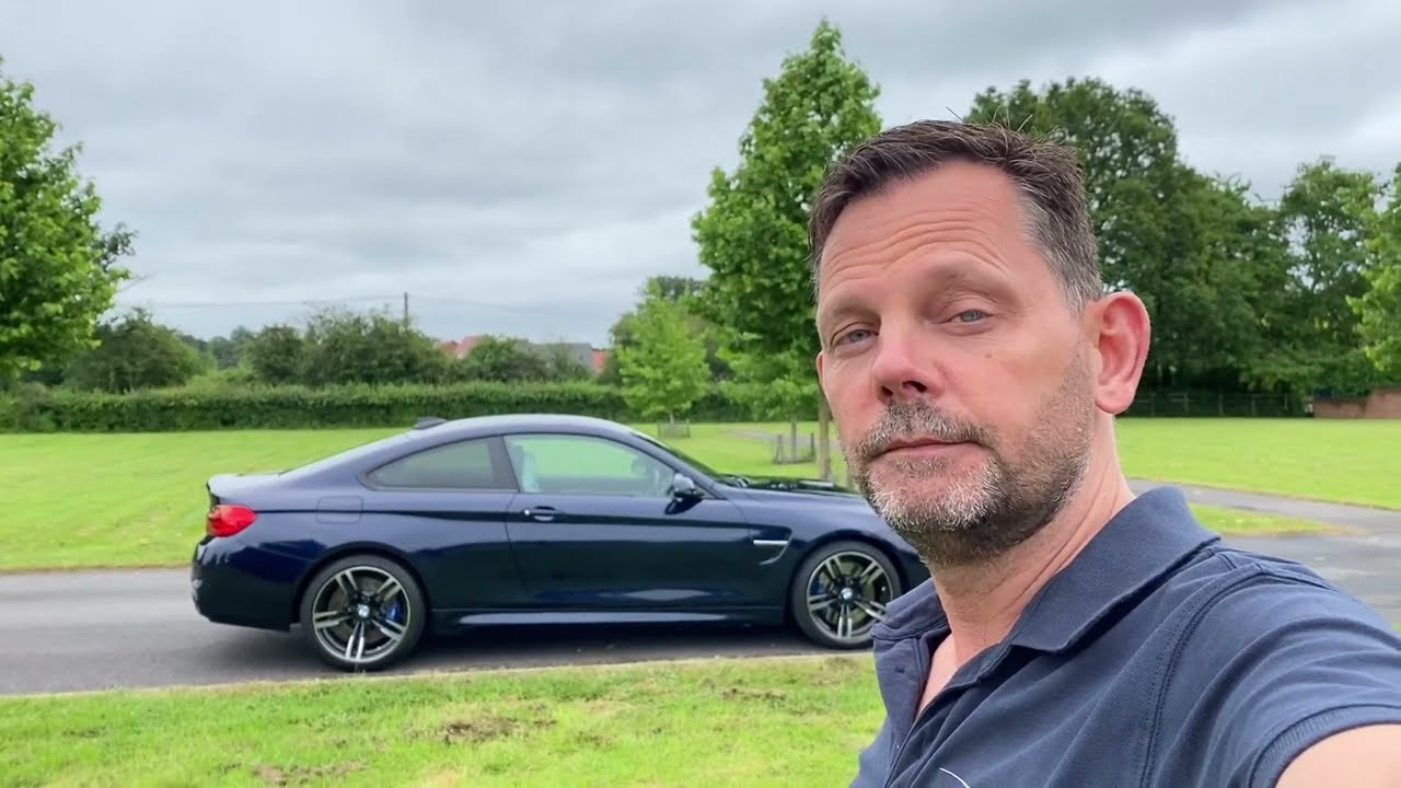2016 BMW M4 Coupe DCT tanzanite blue