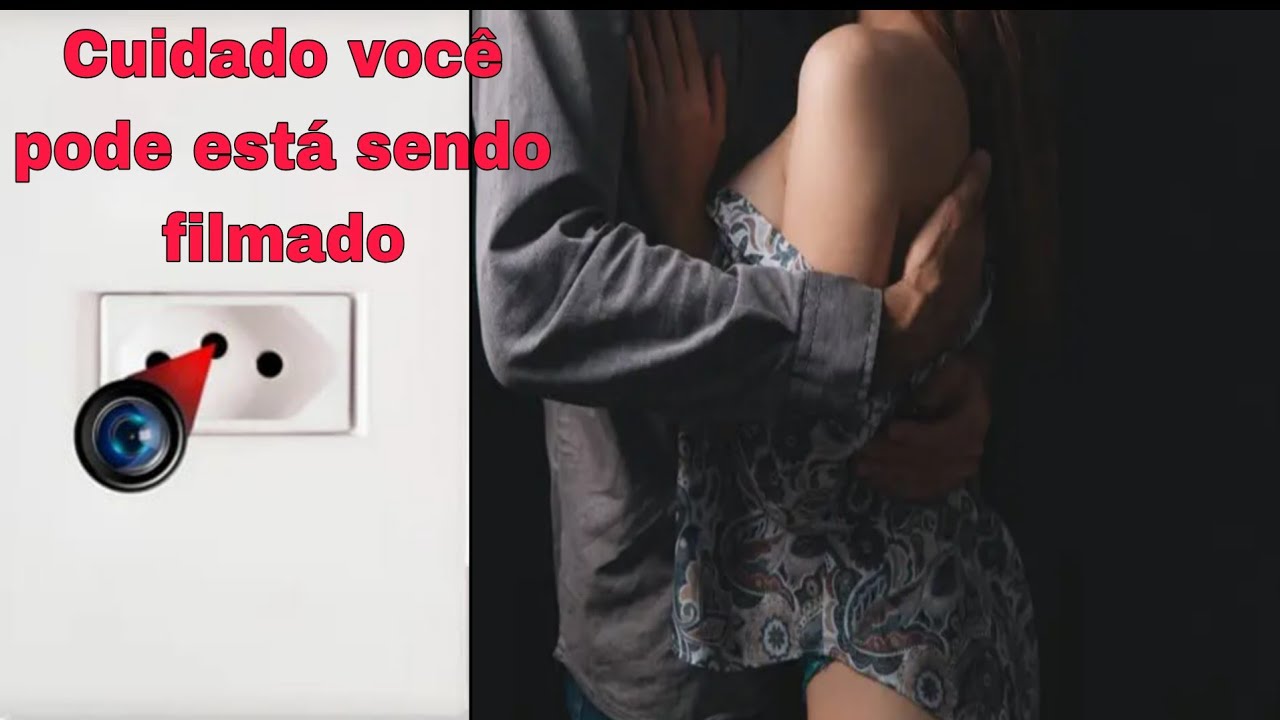 Uma micro câmera espiã wi-fi colocada em uma tomada. 