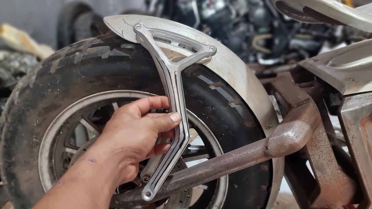 how this aluminum biled is turned into a rear fender support part2