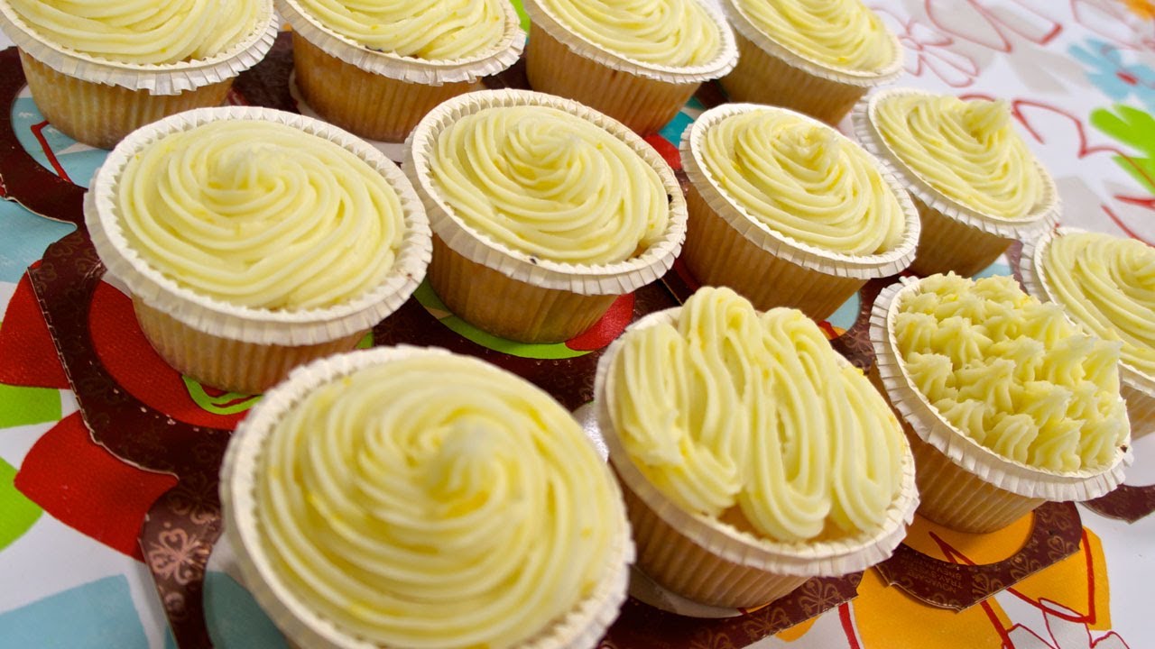 Przepis na najlepsze bardzo cytrynowe cupcakes z lukrem angielskim
