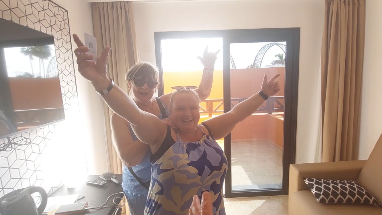 Fuerteventura Caleta de fuste Arena Castillo Room Tour with Sheila and Fiona 