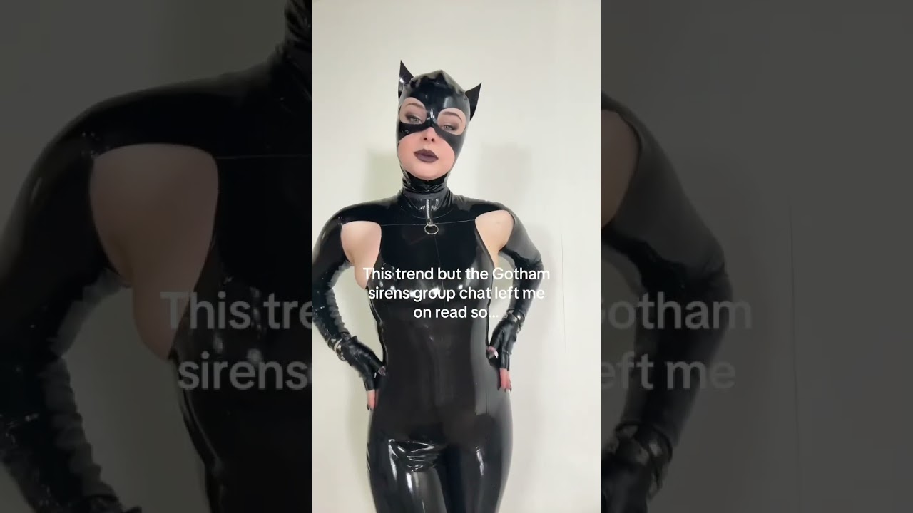 Harley and Ivy were probably busy idk 🤷🏻&zwj;♀️🐈&zwj;⬛🐈&zwj;⬛ #cosplay #catwoman #latex #catwomancosplay