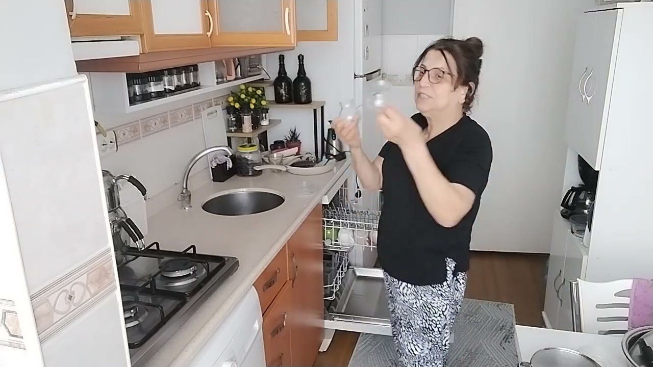 ERKEN KALKAN KADININ ÇAMAŞIRI YIKANDI ( BULAŞIK MAKİNASINI' DA BOŞALTIM )#temizlik