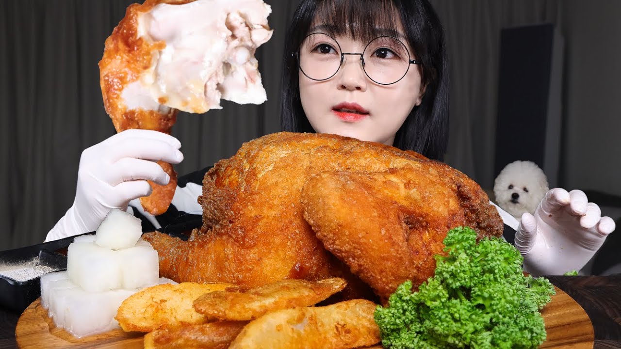 Хрустящая жареная целая курица🍗Mukbang ASMR
