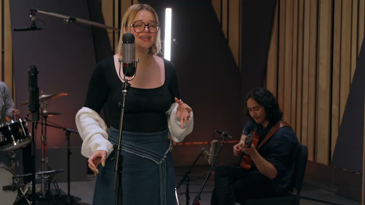 Stardust - Edwin Corne Trio Ft. Kate Kortum