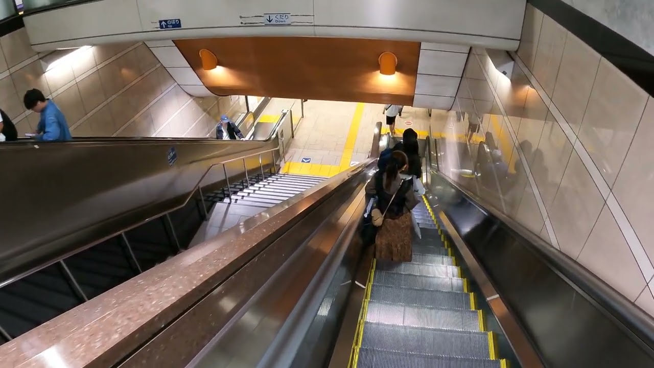 Omotesando Station Walk | 表参道駅散歩 | Japan ASMR 4K | Tokyo Calm Travels And Beyond