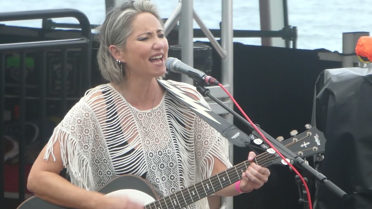 1/9 KT Tunstall - Other Side of the World @ Melissa Etheridge Cruise 11/15/21