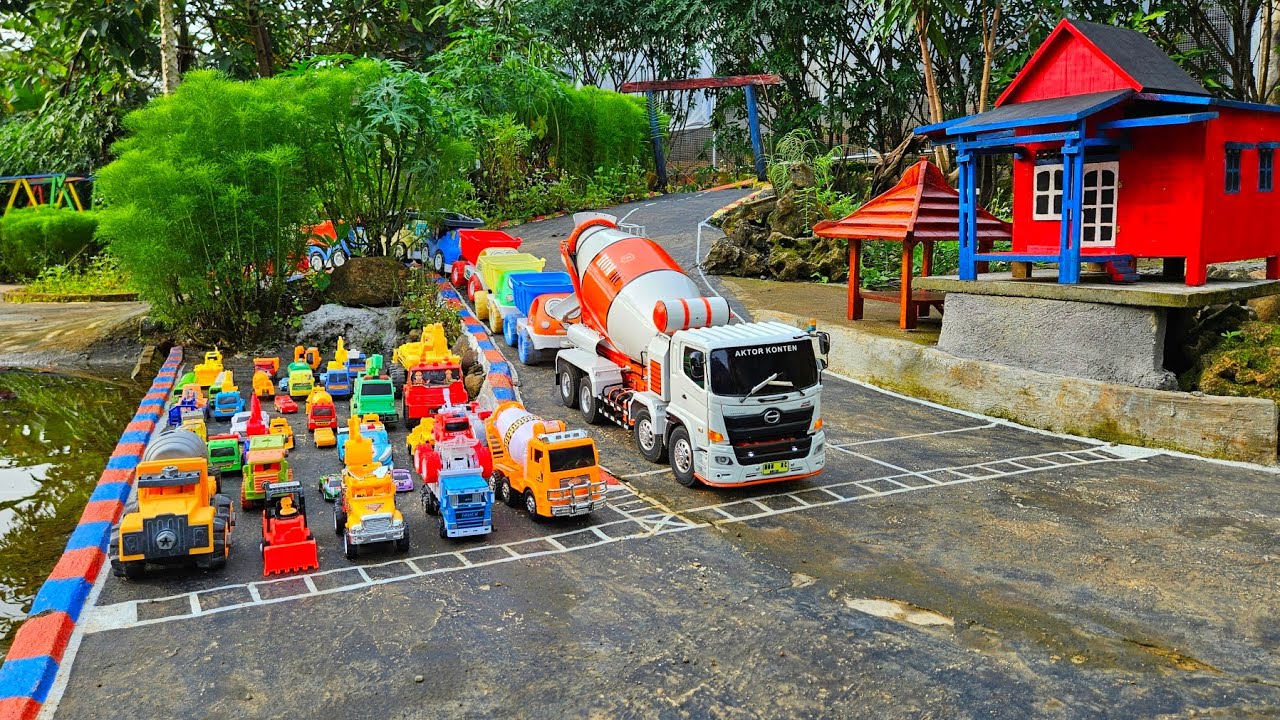 MAIN RC Mobil Truk Molen Panjang Bongkar Mobil Mobilan Truk Molen, Forklift, Buldoser, Truk Tambang 