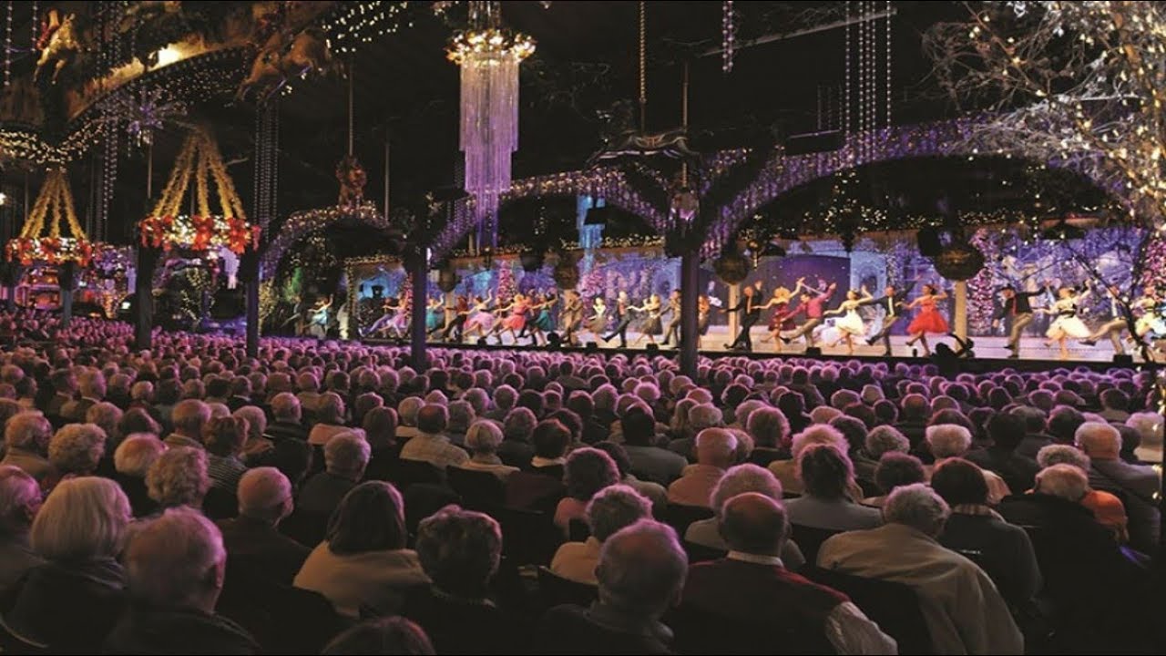 Thursford Christmas Spectacular UK's Biggest Christmas 🎄 Show, a full tour !