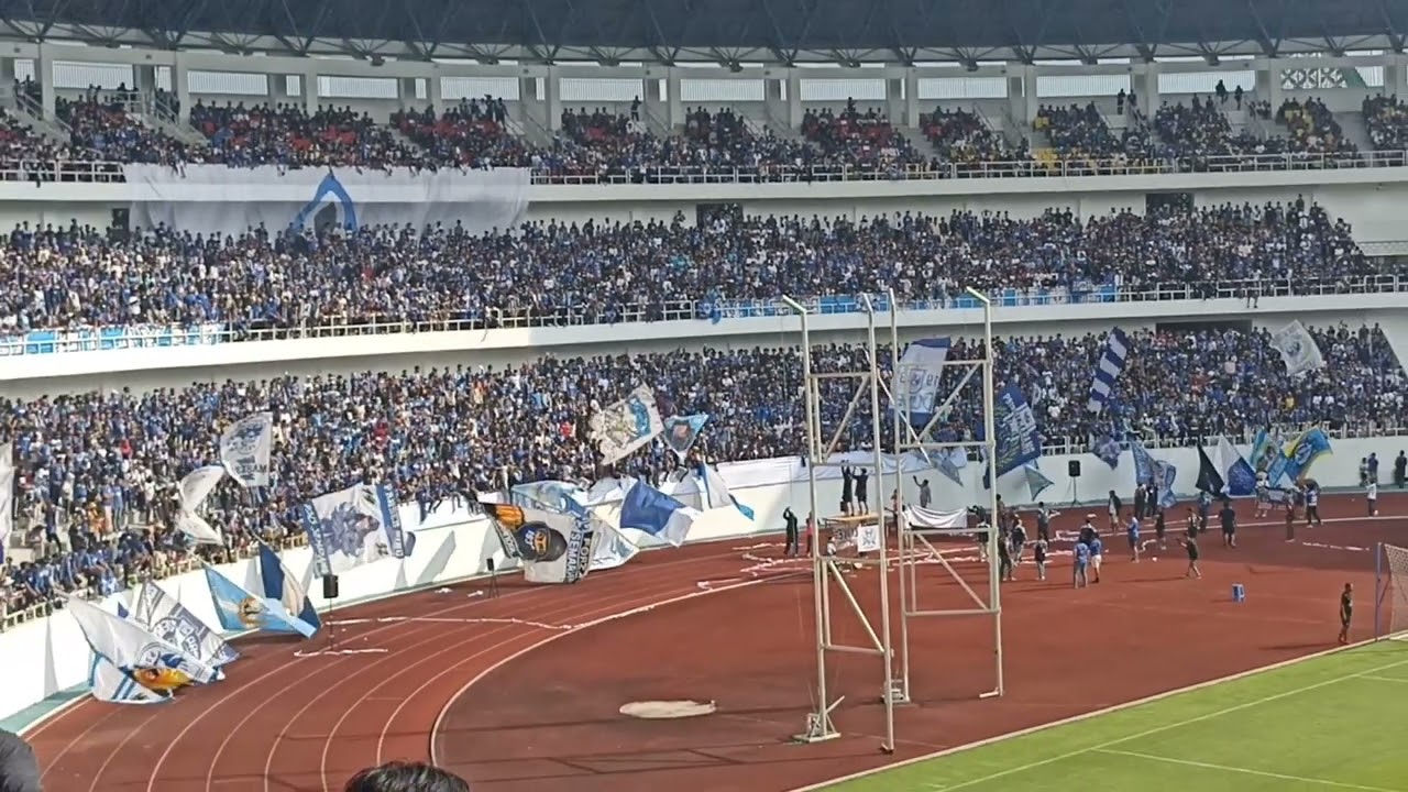 sambutan dari panser biru untuk aremania yang away ke jatidiri. laga ujicoba psis vs arema
