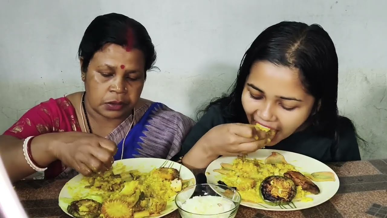 BIGBITES EATING SHOW VOGER KHICHUDI AALU MISTI KUMUR BEGUN VAJI NIRAMISH SABJI PAYESH🤤🤤🙏