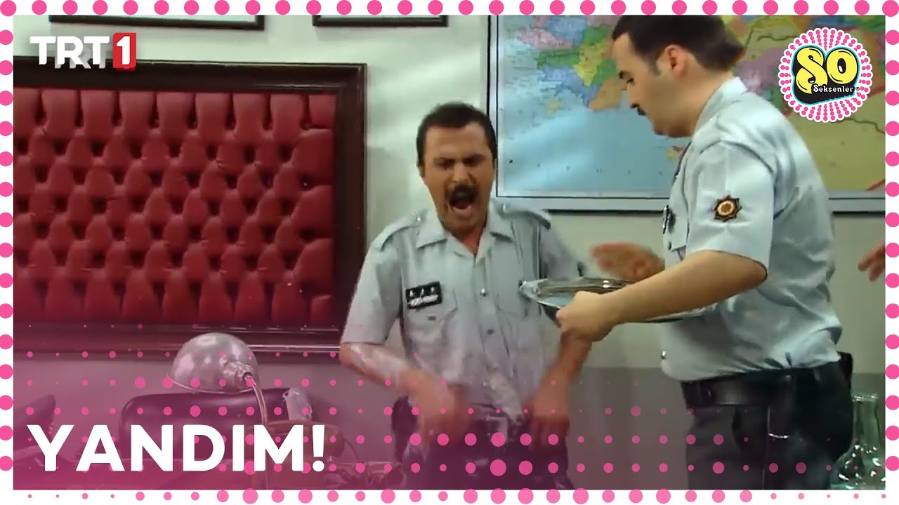 Selahattin, Başkomiser'in &uuml;zerine kahve d&ouml;kt&uuml; - Seksenler 108. B&ouml;l&uuml;m @trt1