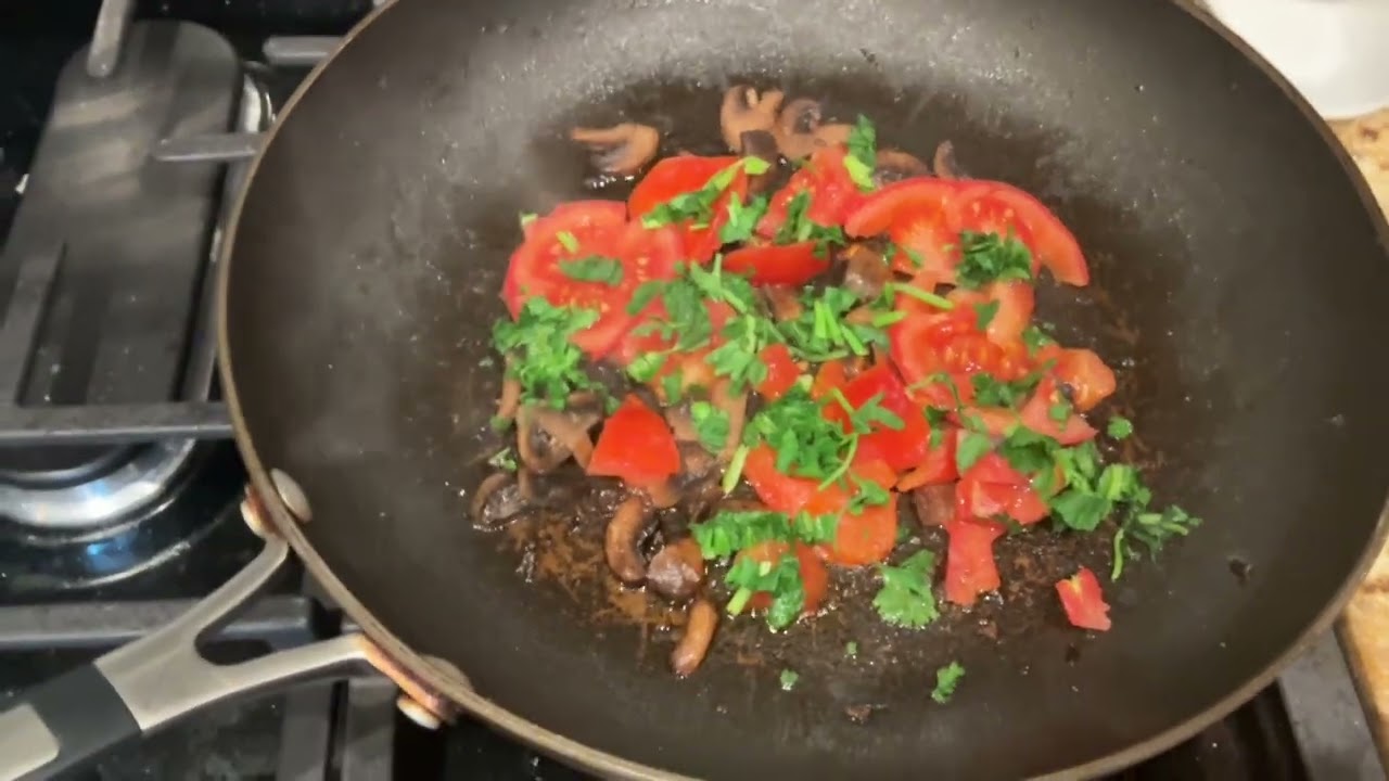 Mushroom, tomatoes,and eggs, omelette 
