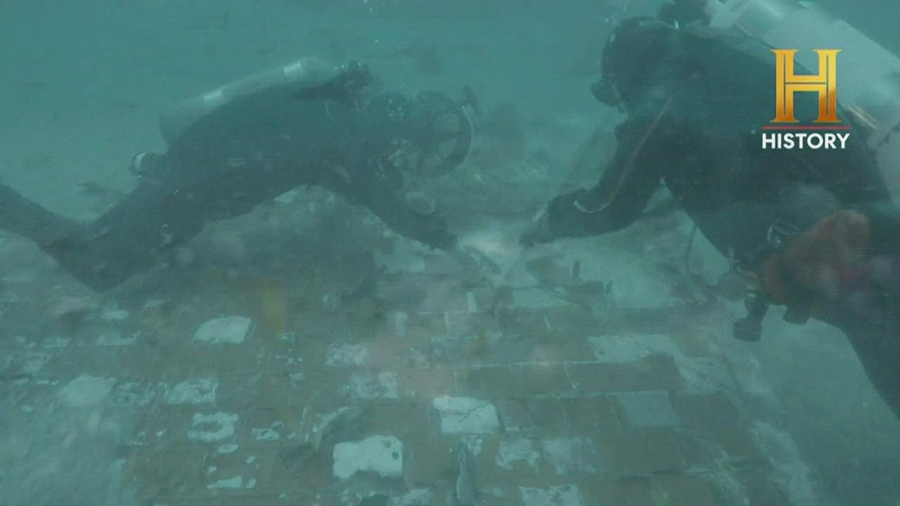 Section of shuttle Challenger wreckage found on ocean floor
