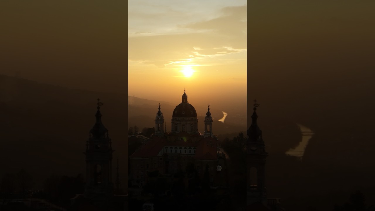 Luce da BRIVIDI a Superga #dronefpv #drone #torino #superga #angelinamango #larondin