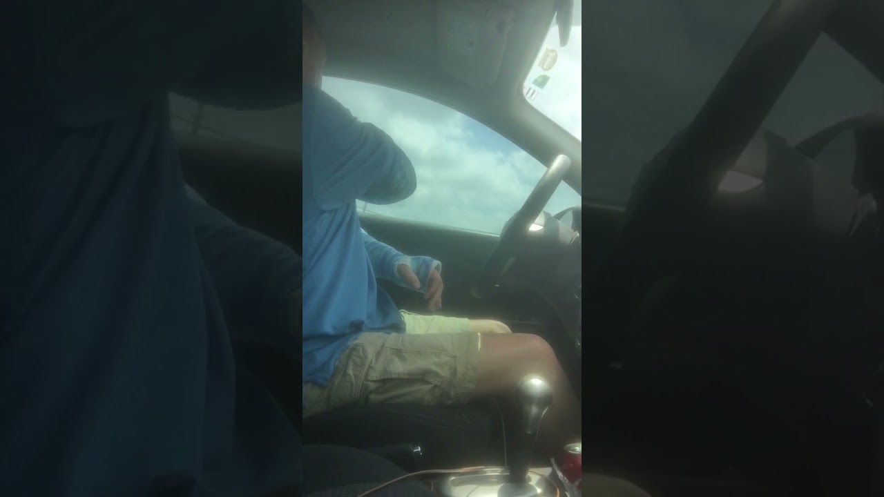 Driving with two broken arms