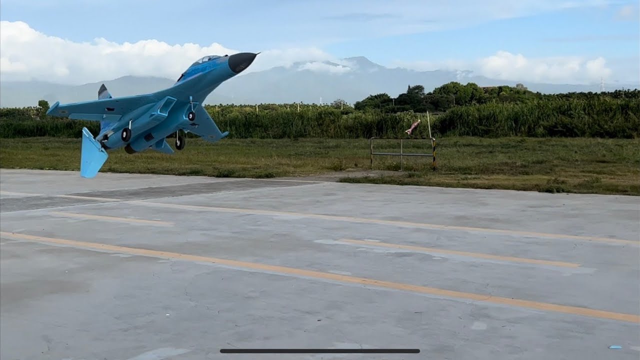 水平沒粘好空中脫落,驚險降落!!  XFLY 迅飛 Twin 雙50mm SU27 蘇凱27 飛友首航飛行調整
