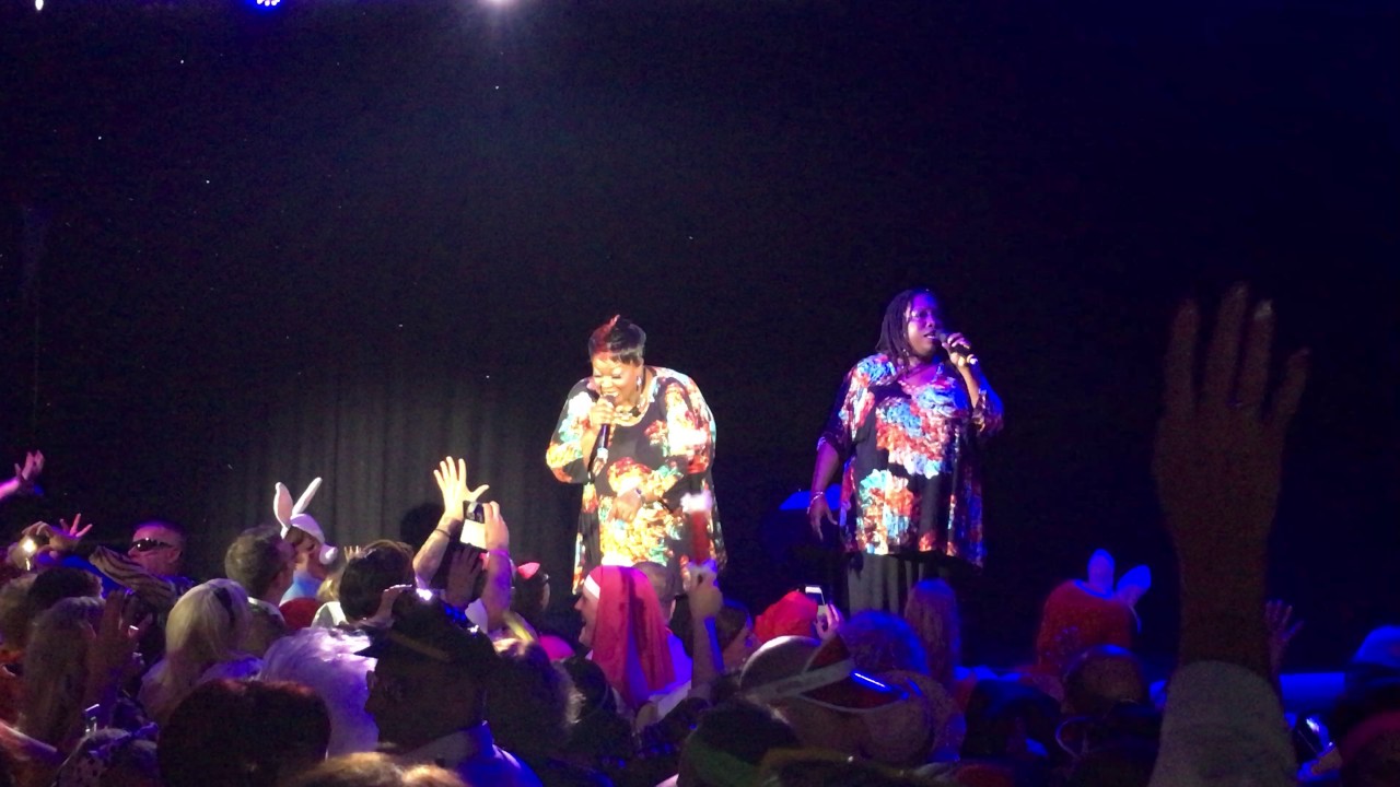 (4K) Butlins 80s Weekend 2016 (Skegness) - The Weather Girls - Its Raining Men