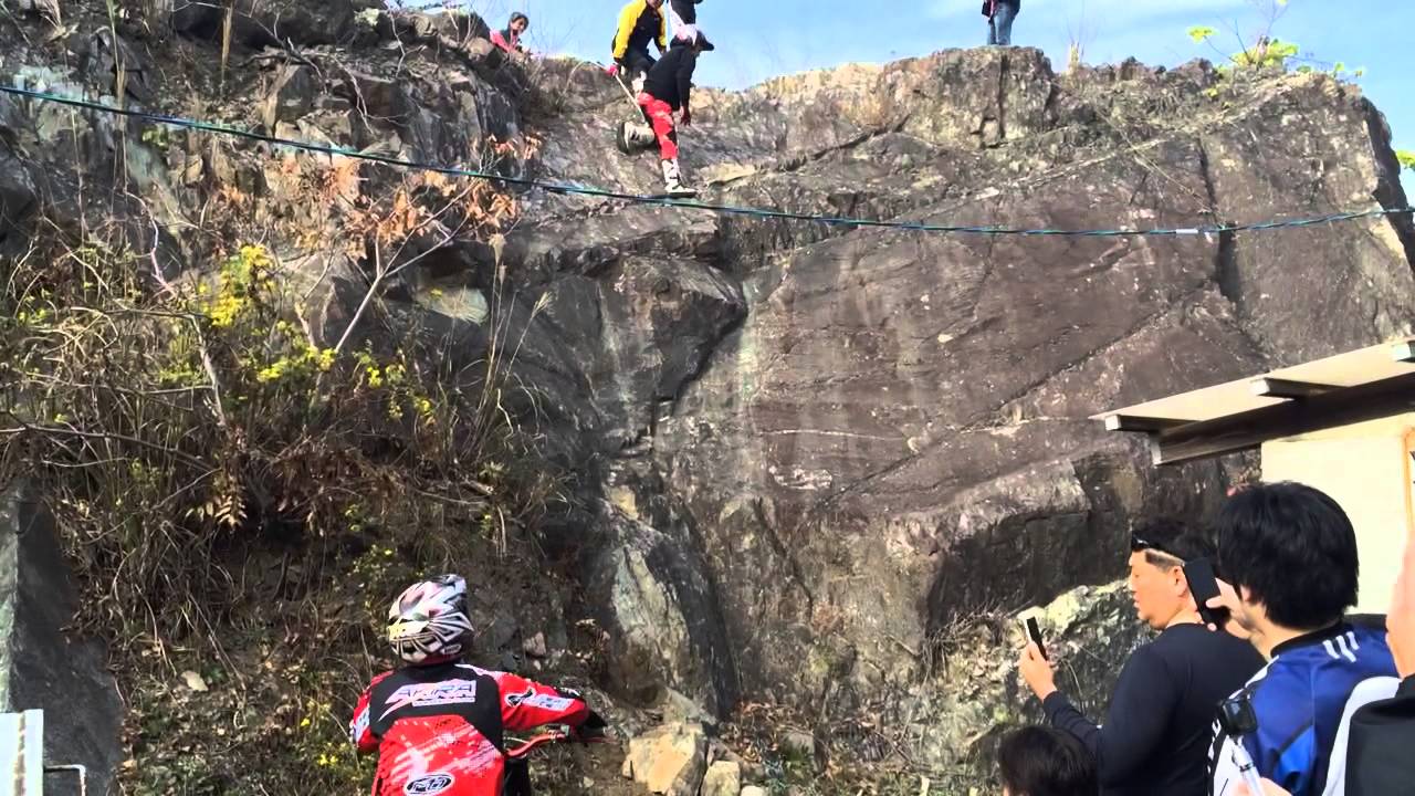 黒山健一、柴田暁、吉良祐哉3選手による岩盤登り