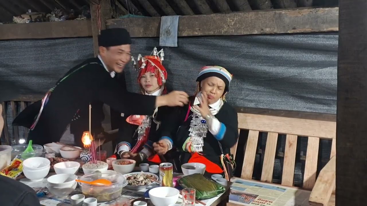 Hát dao trong ngày đám cưới về nhà trai . Góc Người Dao 