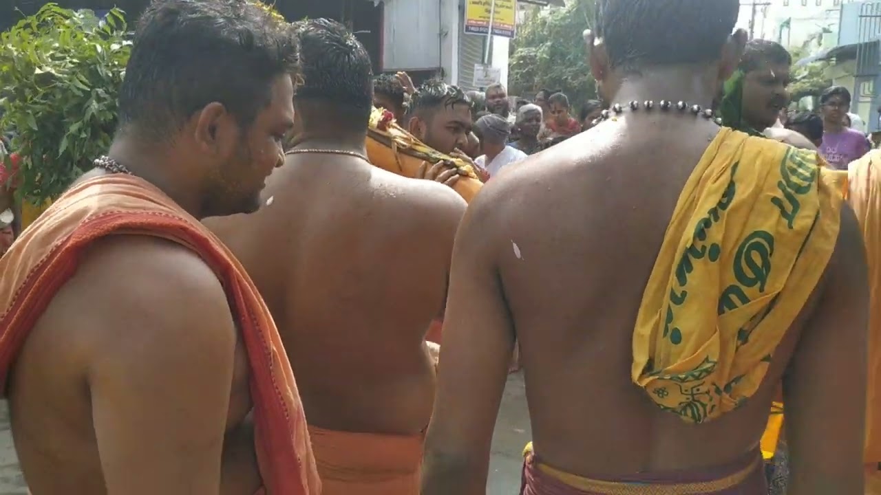 இன்று ஈரோடு சூரம்பட்டிவலசு சுயம்பு மாரியம்மன் கம்பம் எடுக்கும் மஞ்சள் நீராட்டு விழாசிறப்பாகமுடிந்தது