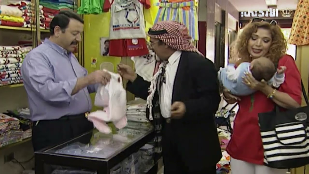 أبو عواد اشترى السوق كله لابنه الجديد😎😅