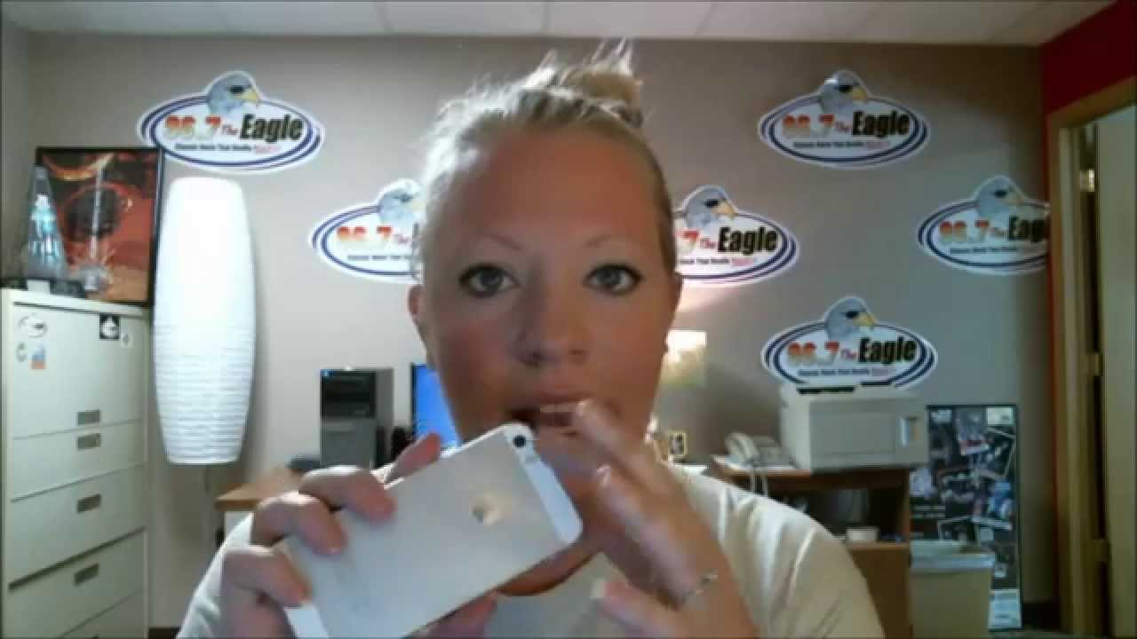 Turn Your Cellphone Camera into a Germ Finding Blacklight, Lori Tries It!