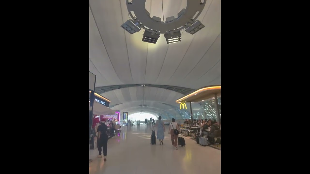 Таиланд 🇹🇭 День 7 | Завтрак, время для малыша и осмотр аэропорта Суварнабхуми