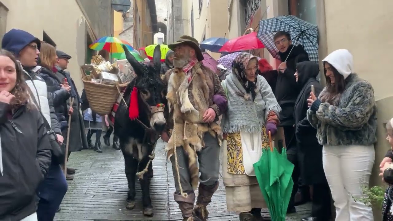 La befana arriva a Barga, 5 gennaio 2025