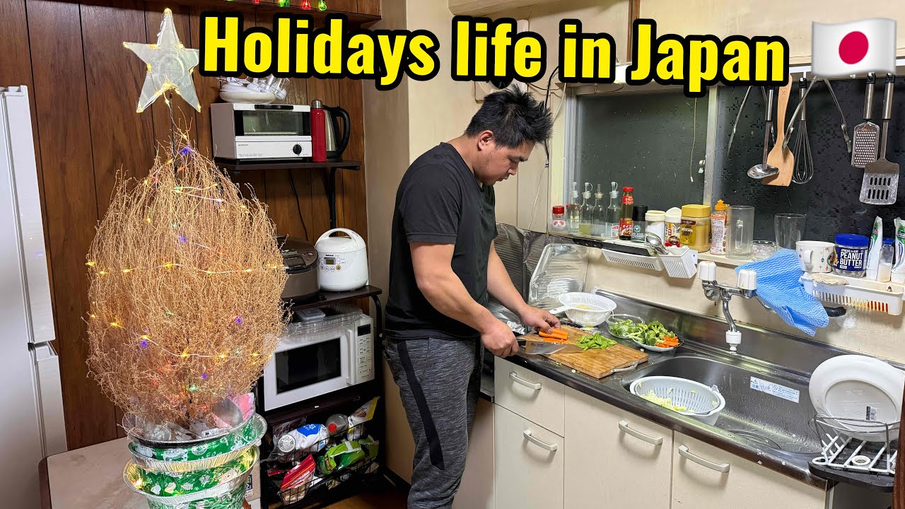 Holidays Life in Japan in Japan/Morning Routine, Christmas Tree, &yen;100 Shop & Veggie Pancit Canton
