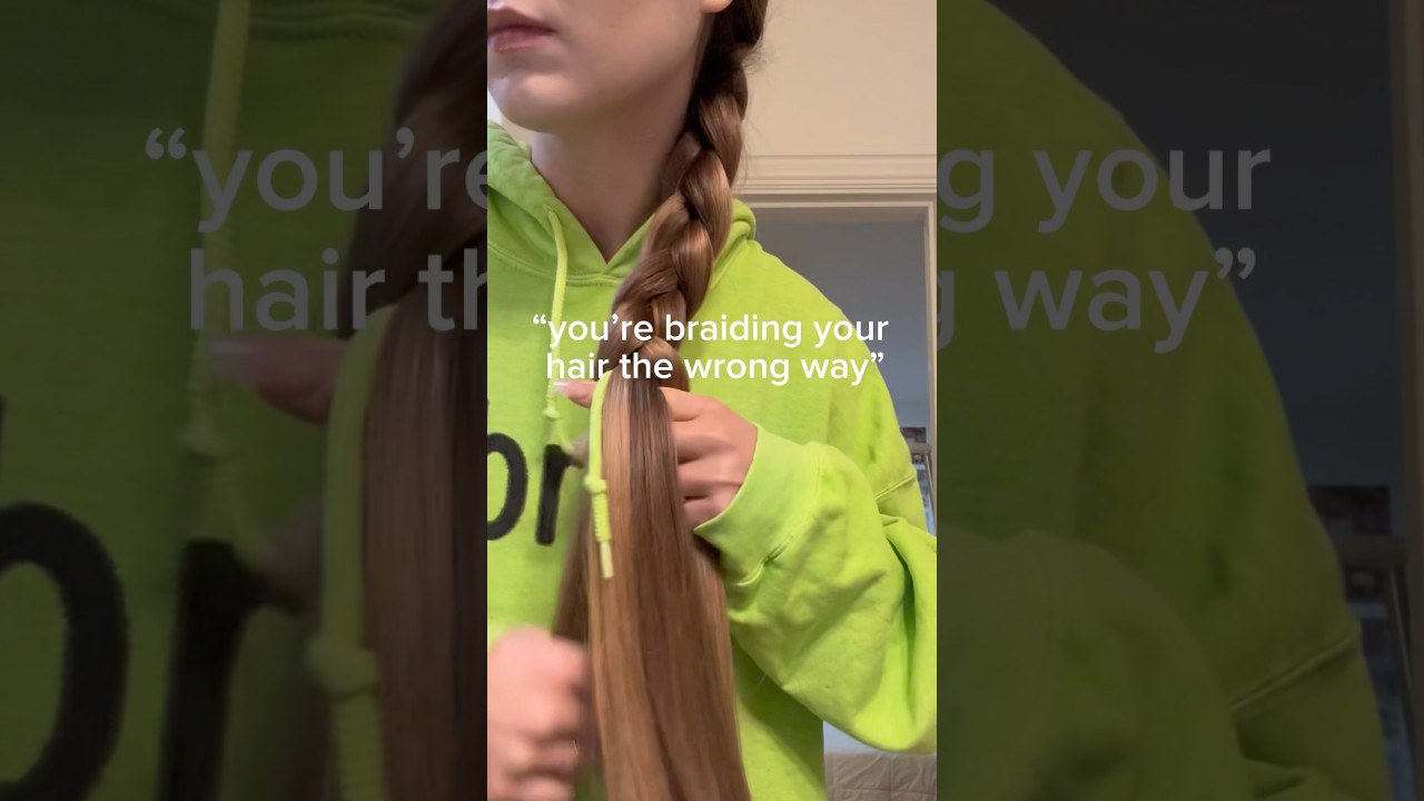 i didn&rsquo;t realize it was weird until you guys came at me in my last post braiding.. 😅 #braids
